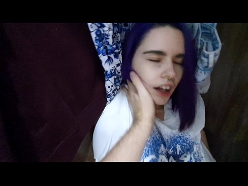 ❤️ Lorg mi mo sis anns a’ chlòsaid agus chuidich i cum ❤ Super porn aig gd.sex-porntube.ru ❤